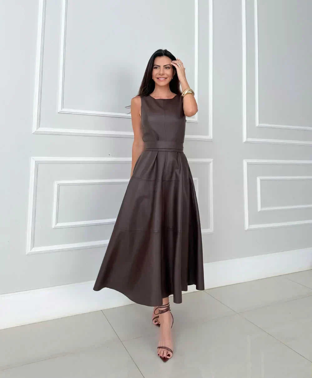 Tanya – Robe Midi en Similicuir Élégante