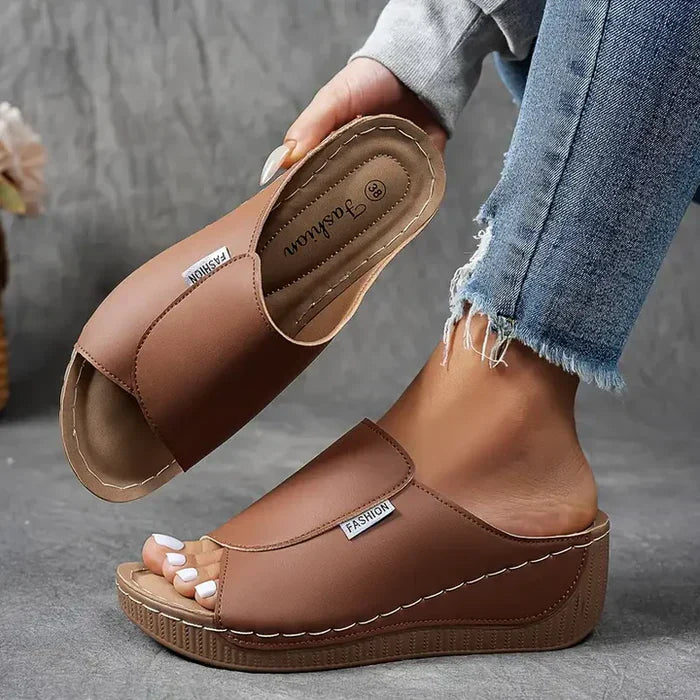 Steff – Sandales Ergonomiques et Antidérapantes pour Soulager la Douleur