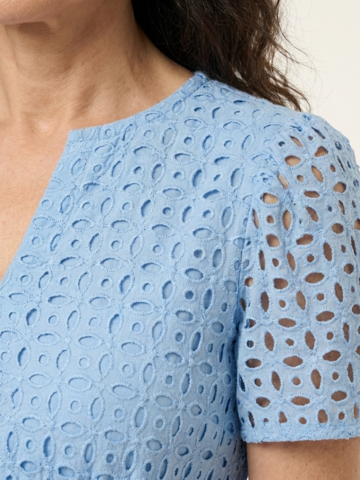 Belle - Robe Midi à Manches Courtes et Col V