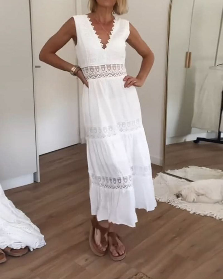 Michaela - Robe maxi en dentelle à col en V