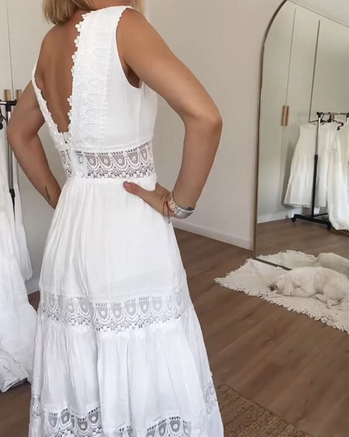 Michaela - Robe maxi en dentelle à col en V