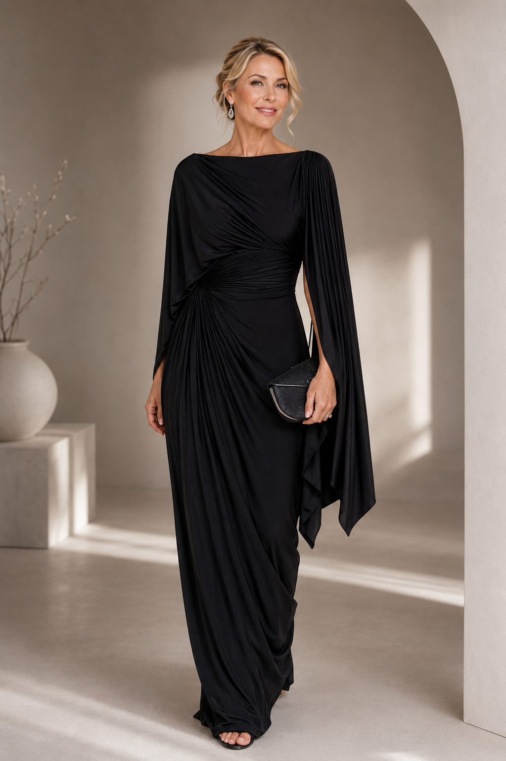 Annisa - Robe Maxi avec Manches en Cape Élégantes