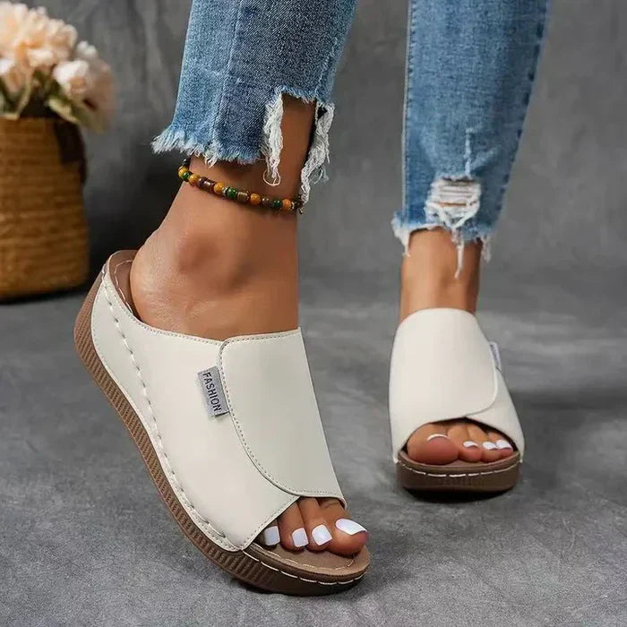 Steff – Sandales Ergonomiques et Antidérapantes pour Soulager la Douleur