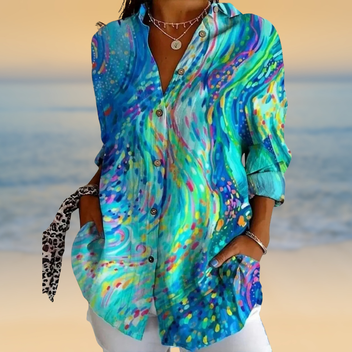 Aya – Blouse Aquarelle Abstraite avec Boutonnage Avant