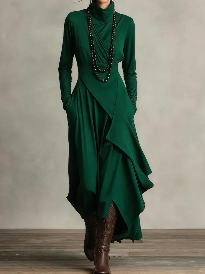 Carrie – Robe maxi en tricot asymétrique avec col roulé
