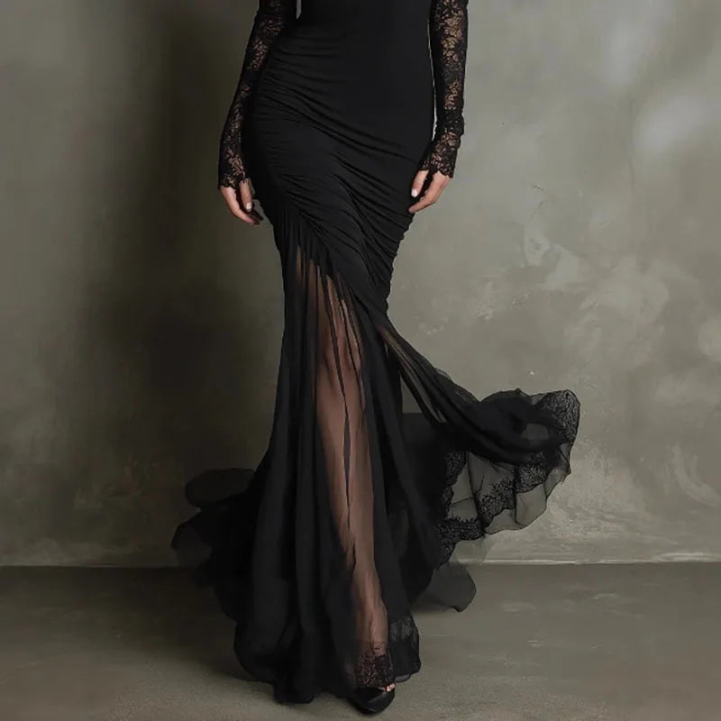 Selena | Robe Longue avec Décolleté en V Profond et Détails en Dentelle