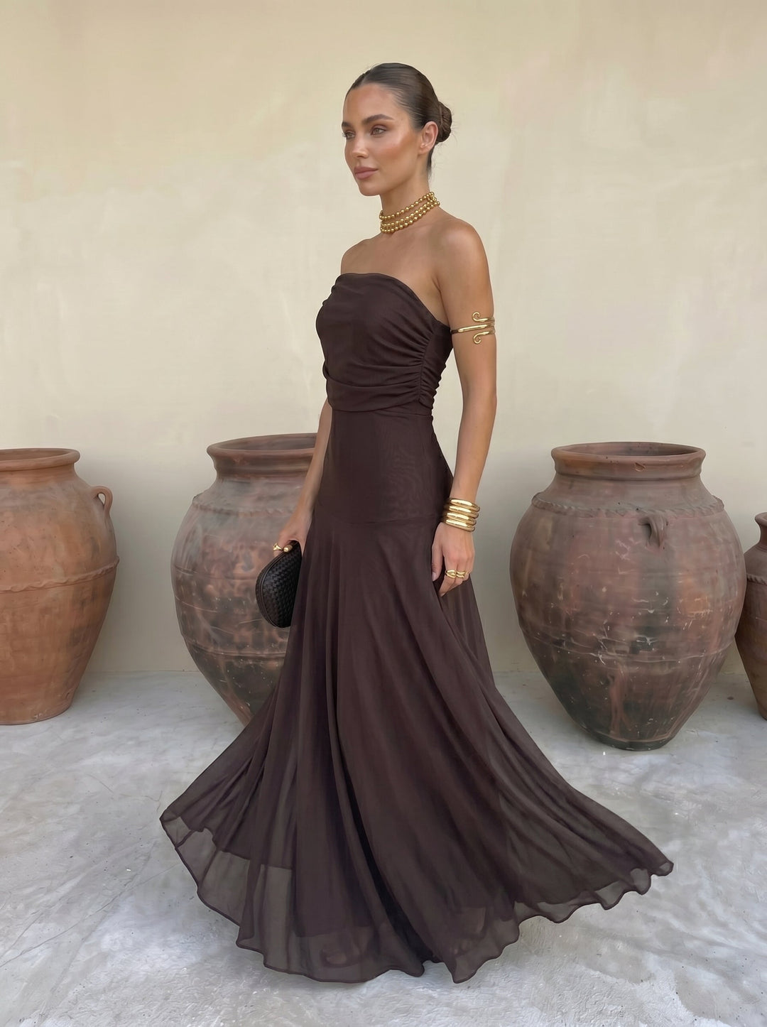 Arabella – Robe Midi Élégante Épousant les Formes