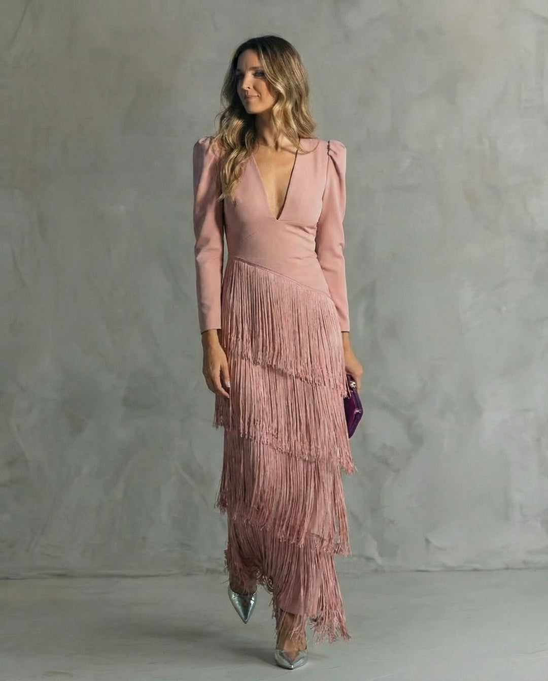 Clara · Robe élégante avec des manches à franges