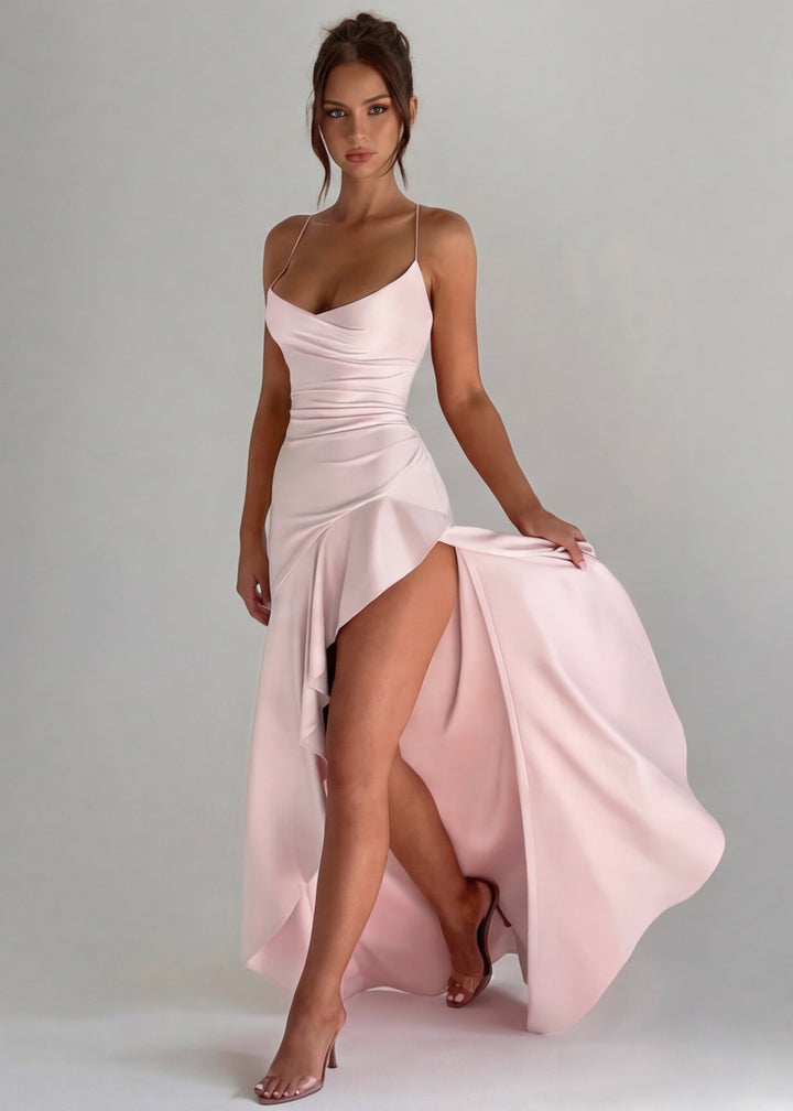 Kitty - Robe de Soirée Satinée Sculptante avec Fente Haute