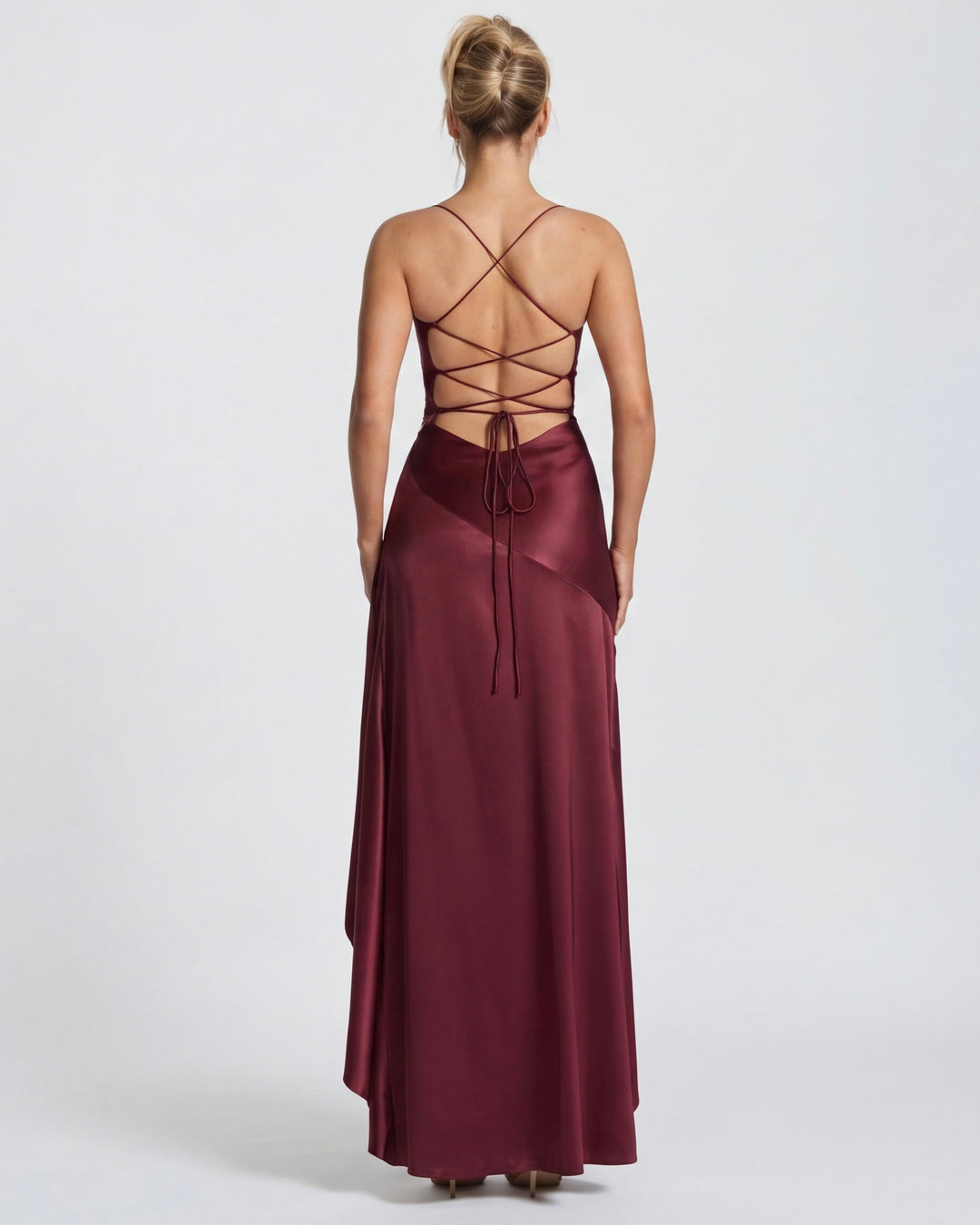 Kitty - Robe de Soirée Satinée Sculptante avec Fente Haute