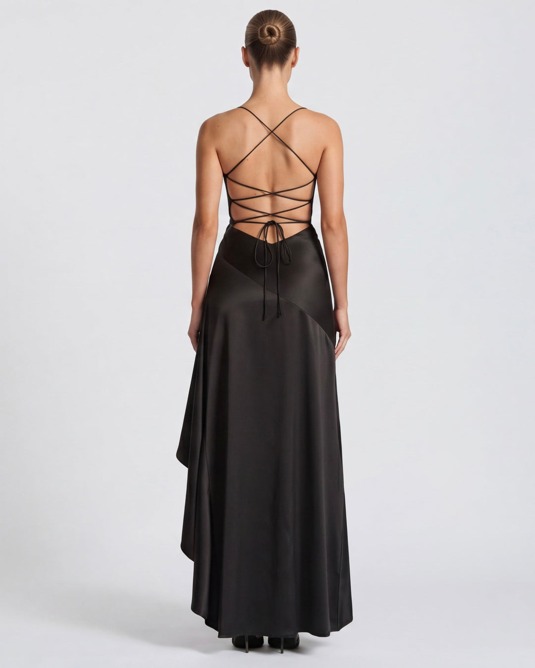 Kitty - Robe de Soirée Satinée Sculptante avec Fente Haute
