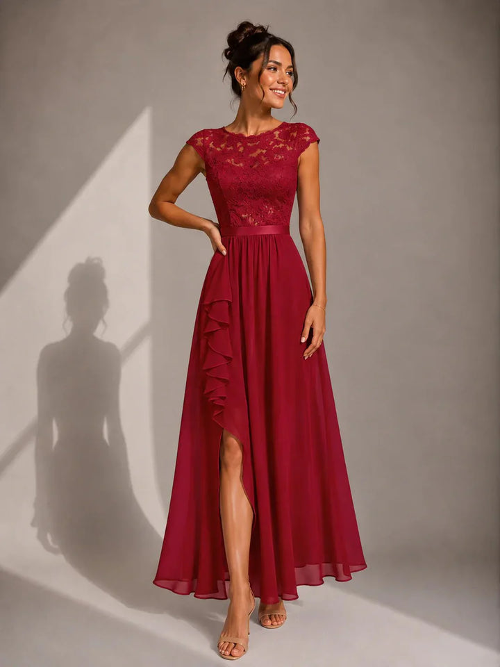 Shanina - Robe Élégante en Dentelle Fendue